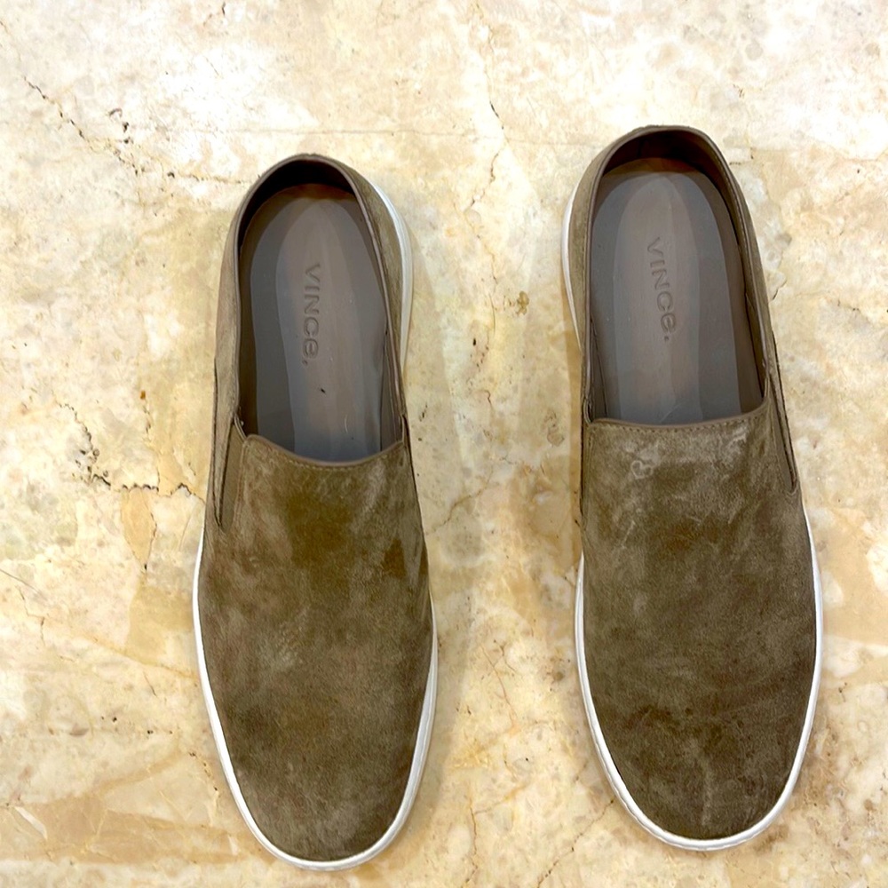 These are Vince open back shoes. Size 7.
